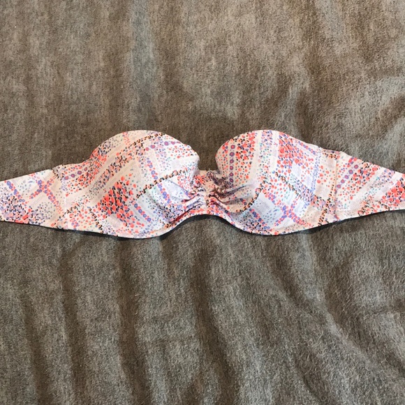 Rare Victoria’s Secret strapless bikini top - Picture 1 of 4